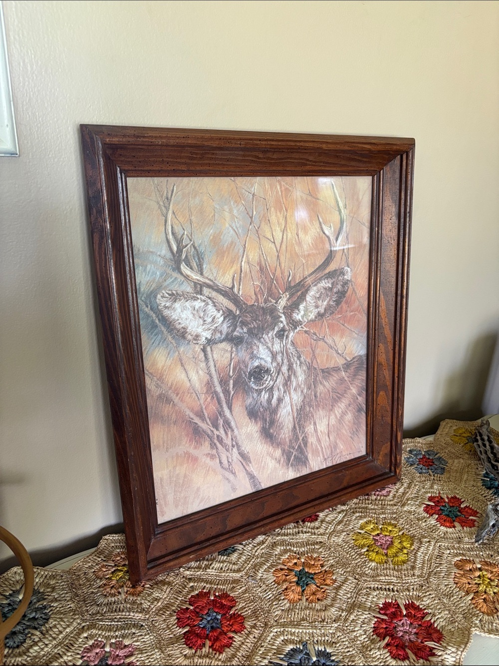 VTG deer print with solid wood frame